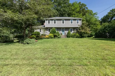 72 Kerry Ln, Northbridge, MA 01588