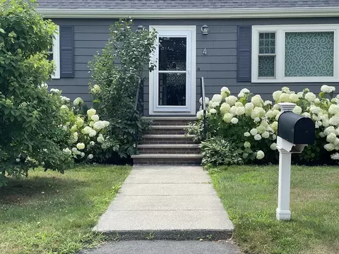 4 Carter Rd, Woburn, MA 01801