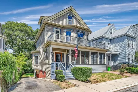 17 Dawes St, Boston, MA 02125