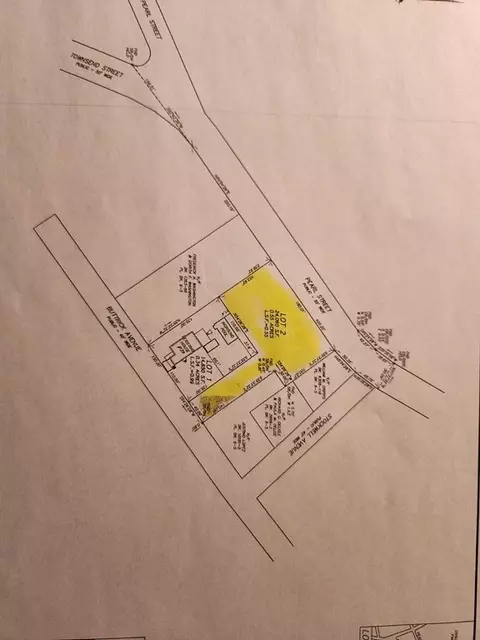 129 Buttrick Ave # A, Fitchburg, MA 01420