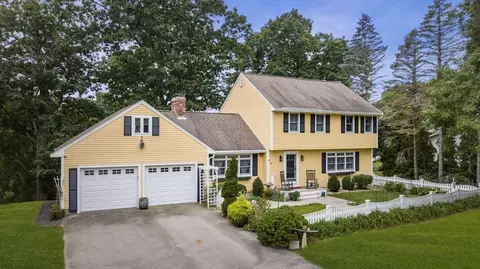 13 Lakeridge Dr, Georgetown, MA 01833