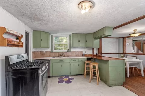 110 Maple St, Warren, MA 01083 photo 2