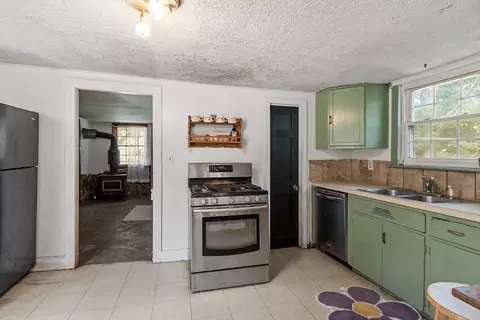 110 Maple St, Warren, MA 01083 photo 5