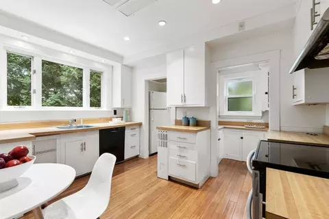 357 Clinton Rd, Brookline, MA 02445 photo 10