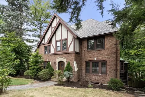 357 Clinton Rd, Brookline, MA 02445 photo 2