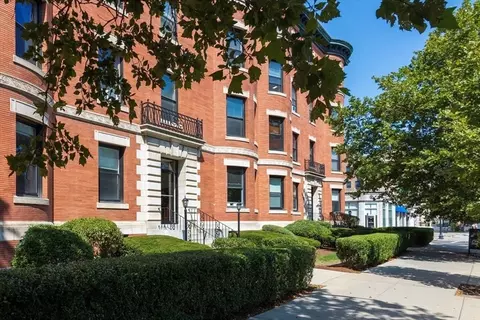 1060 Beacon St #11, Brookline, MA 02446
