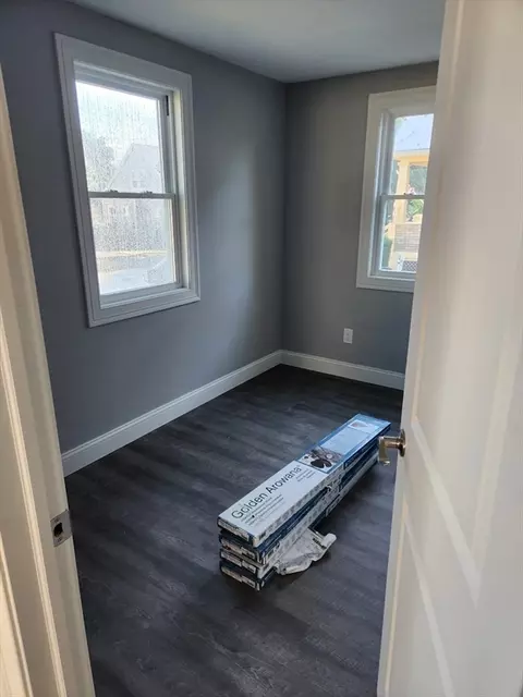 37 White St, Chicopee, MA 01013 photo 16