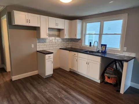 37 White St, Chicopee, MA 01013 photo 9