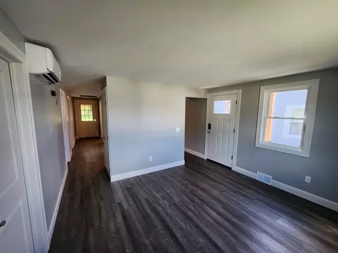 37 White St, Chicopee, MA 01013 photo 8