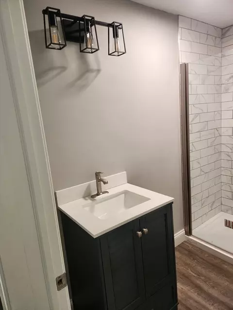 37 White St, Chicopee, MA 01013 photo 18