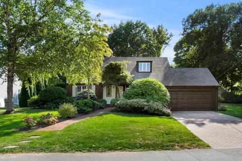 21 Gale Rd, Swampscott, MA 01907