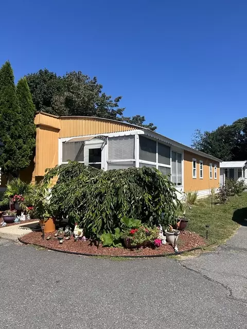 1237 Central St #31, Leominster, MA 01453