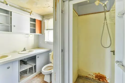 Bath - 14 Crosby St, Webster, MA 01570 photo 1 of 3