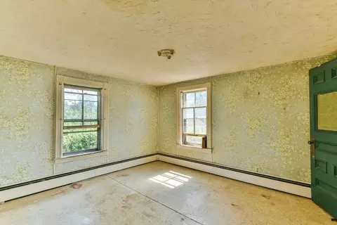 Bedroom - 14 Crosby St, Webster, MA 01570 photo 5 of 13