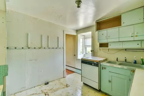 Kitchen - 14 Crosby St, Webster, MA 01570 photo 3 of 5