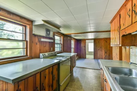 Kitchen - 14 Crosby St, Webster, MA 01570 photo 4 of 5