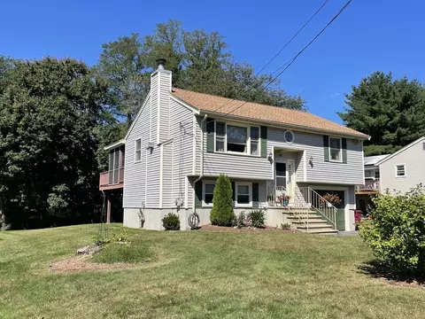 118 Boulevard St, Lowell, MA 01854