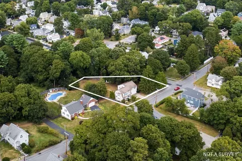 35 Curve St, Natick, MA 01760