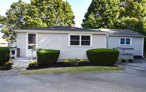 12 S Pond Rd, Plymouth, MA 02360