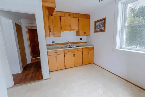 60 North St, Ware, MA 01082 photo 18