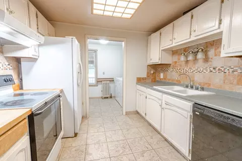 60 North St, Ware, MA 01082 photo 2