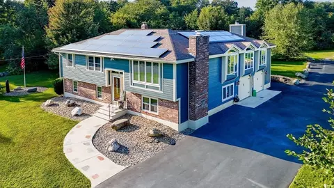 152 Fox Ave, Dracut, MA 01826