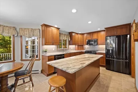 181 Devon St, Taunton, MA 02780 photo 5