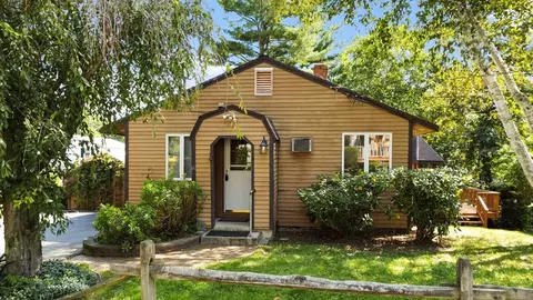 60 Park Rd, Charlton, MA 01507