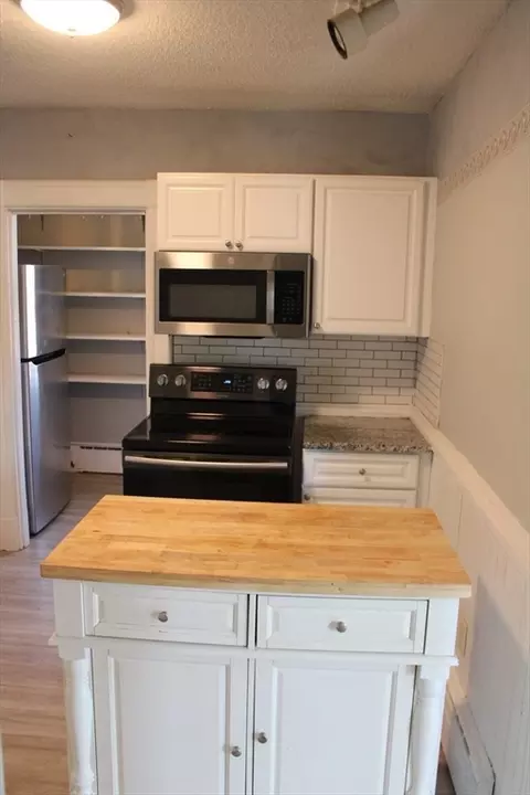Kitchen - 7 State Rd, South Deerfield, MA 01373 photo 3 of 4