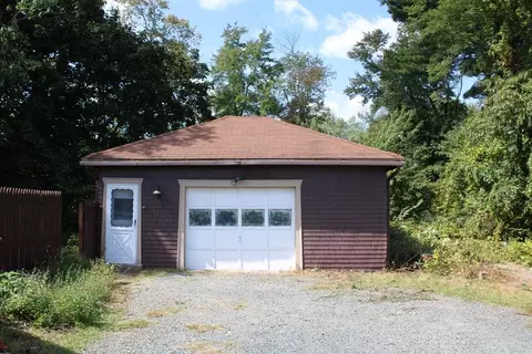 Exterior - 7 State Rd, South Deerfield, MA 01373 photo 4 of 7