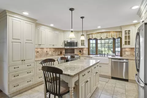 1 Shepherd Ave, Dudley, MA 01571 photo 8