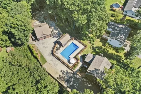 1 Shepherd Ave, Dudley, MA 01571