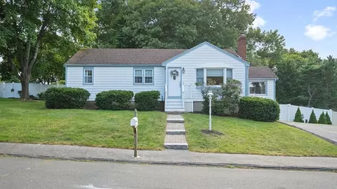 41 Duren Ave, Woburn, MA 01801