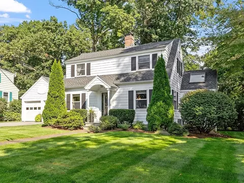 7 Lincoln Cir, Andover, MA 01810