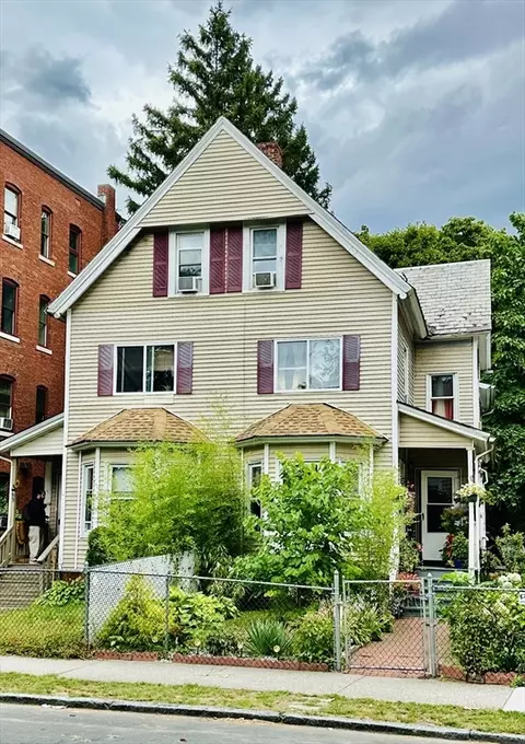 95-97 Pine St, Springfield, MA 01105