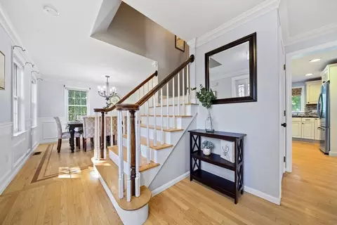 24 Staci Dr, Bridgewater, MA 02324