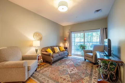 62 Abigail Way #1003, Reading, MA 01867
