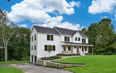 135 Chestnut St, North Reading, MA 01864