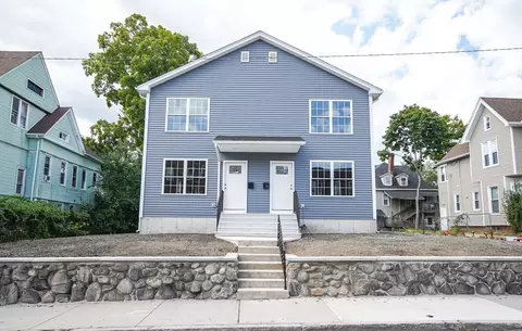 525-527 Pleasant St, Holyoke, MA 01040