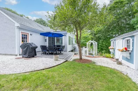 Exterior - 8 Nelson Cir, Mashpee, MA 02649 photo 7 of 11