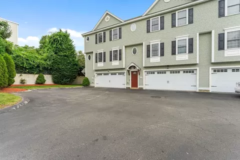 126 Smith St #5, Lowell, MA 01851