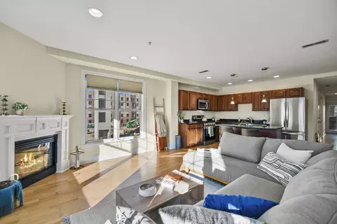 1306 Columbia Rd #3E, Boston, MA 02127