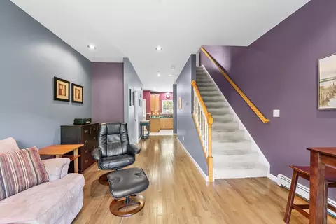 900 Lawrence St #13, Lowell, MA 01852