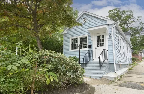1 Hartwell St, Southbridge, MA 01550