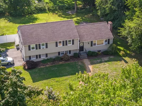 15 Mayflower Rd, Winchester, MA 01890