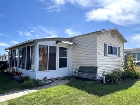 3 Third Ave, Westfield, MA 01085