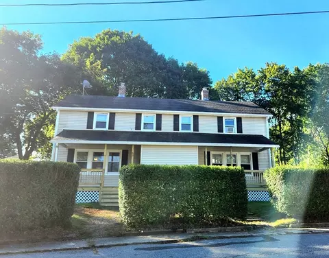 51-53 Wells St, Rochdale, MA 01542