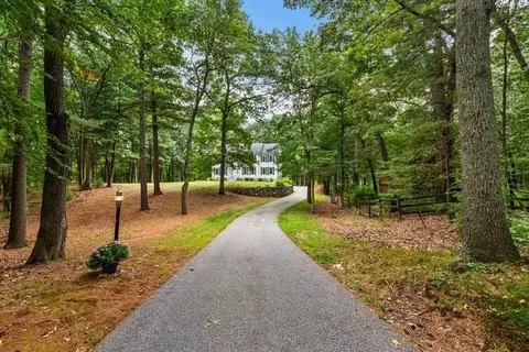 1 Ash Ln, Georgetown, MA 01833 photo 3