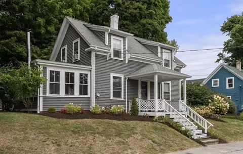 9 Liberty St, Ipswich, MA 01938