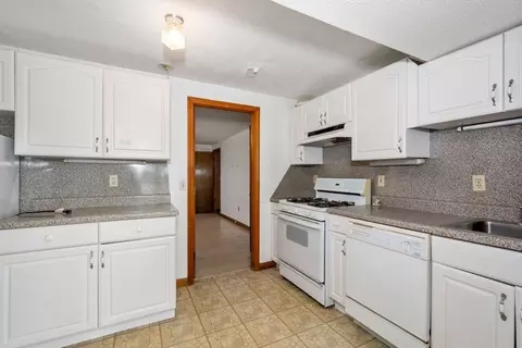 302 Maple St, Springfield, MA 01105 photo 30